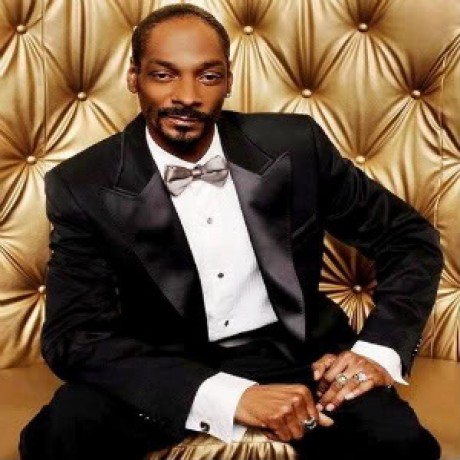 Snoop_Doggy_Dogg_World-front-large
